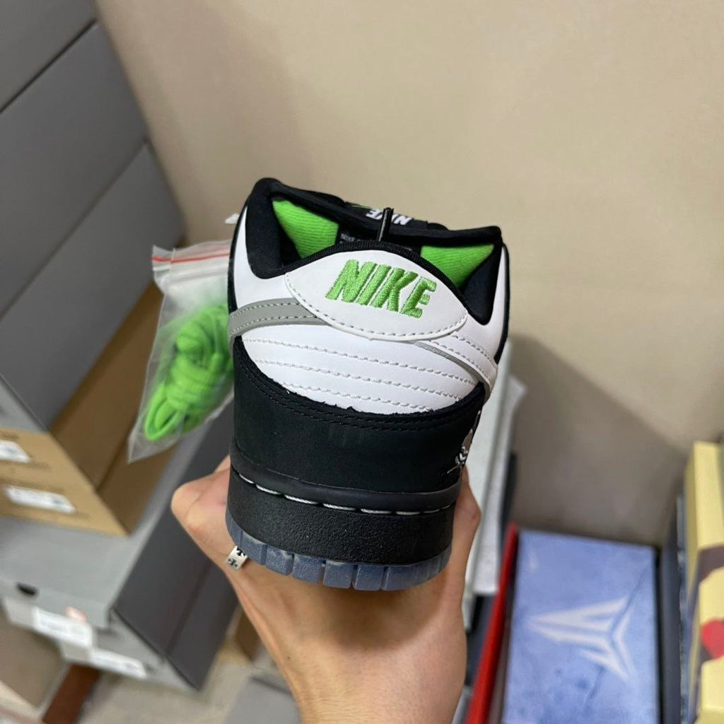 Nike SB Dunk Low Staple Panda Pigeon