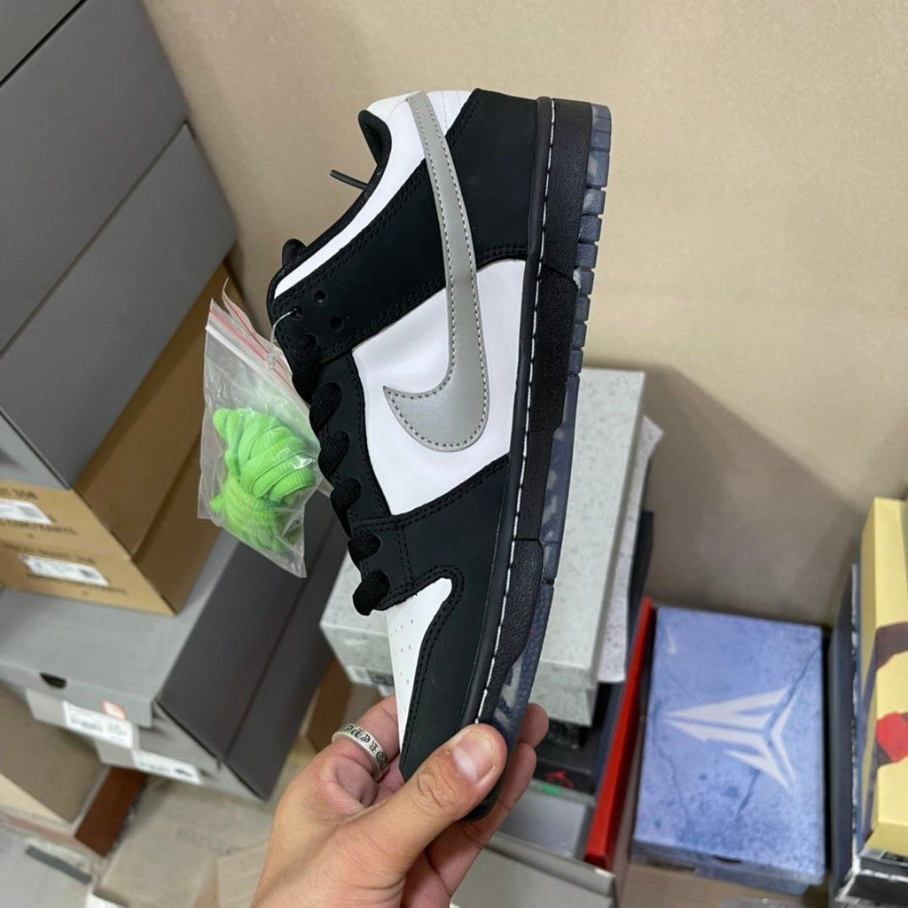 Nike SB Dunk Low Staple Panda Pigeon