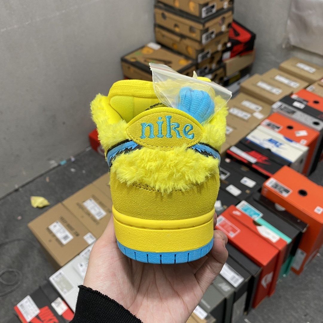 NikeSB Dunk Low Grateful Dead Bears Opti Yellow