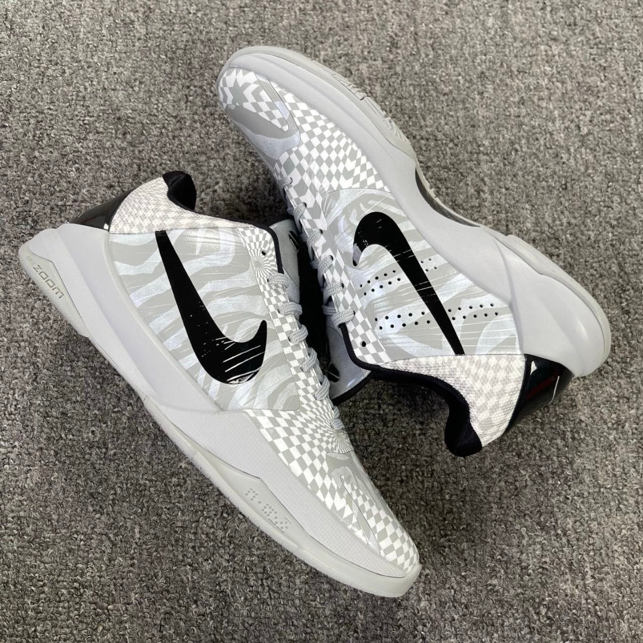 Nike Kobe 5 Protro Zebra PE