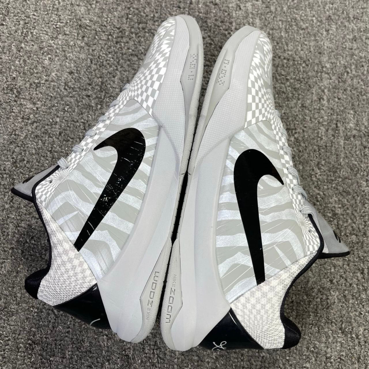 Nike Kobe 5 Protro Zebra PE