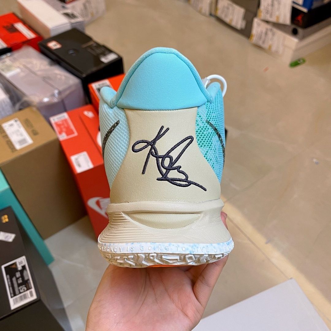Nike Kyrie 7 Copa