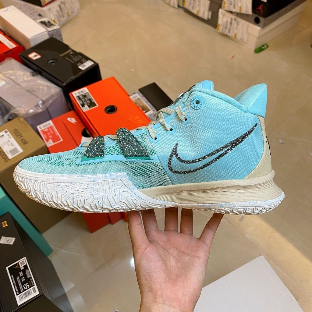Nike Kyrie 7 Copa
