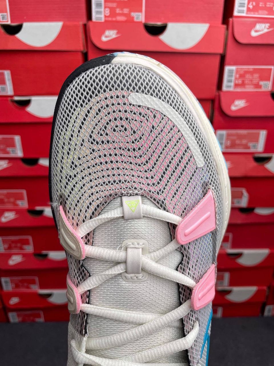 Nike Kyrie 7 1 World 1 People