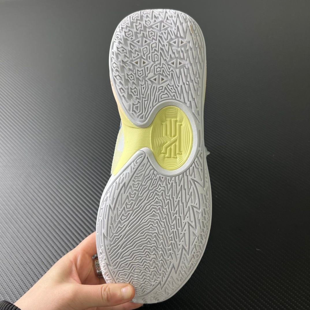 Nike Kyrie Low 5 Butterfly Effect