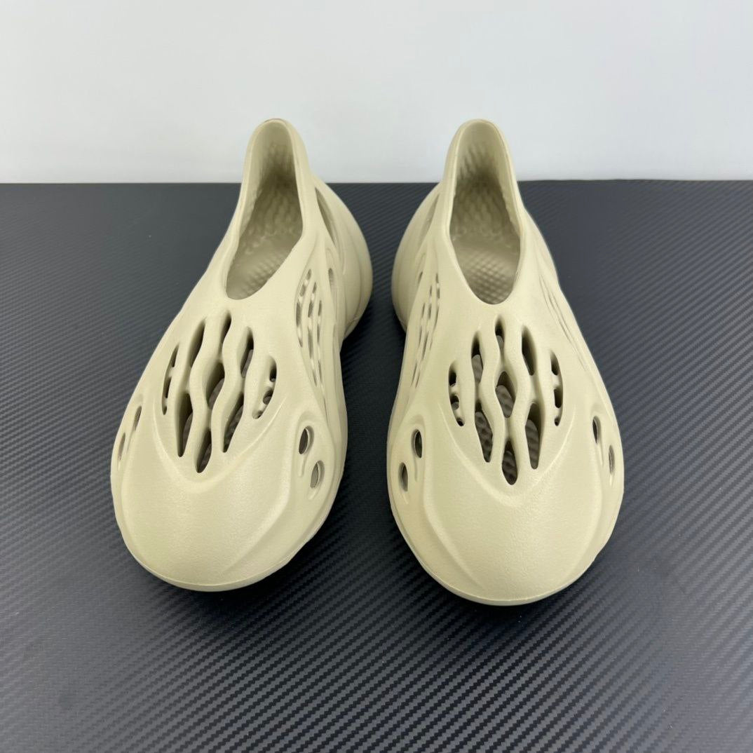 Adidas Yeezy Foam RNR