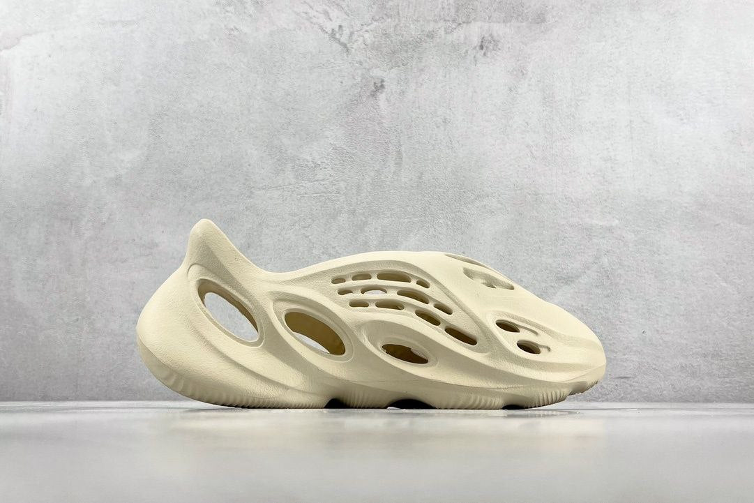 Adidas Yeezy Foam RNR