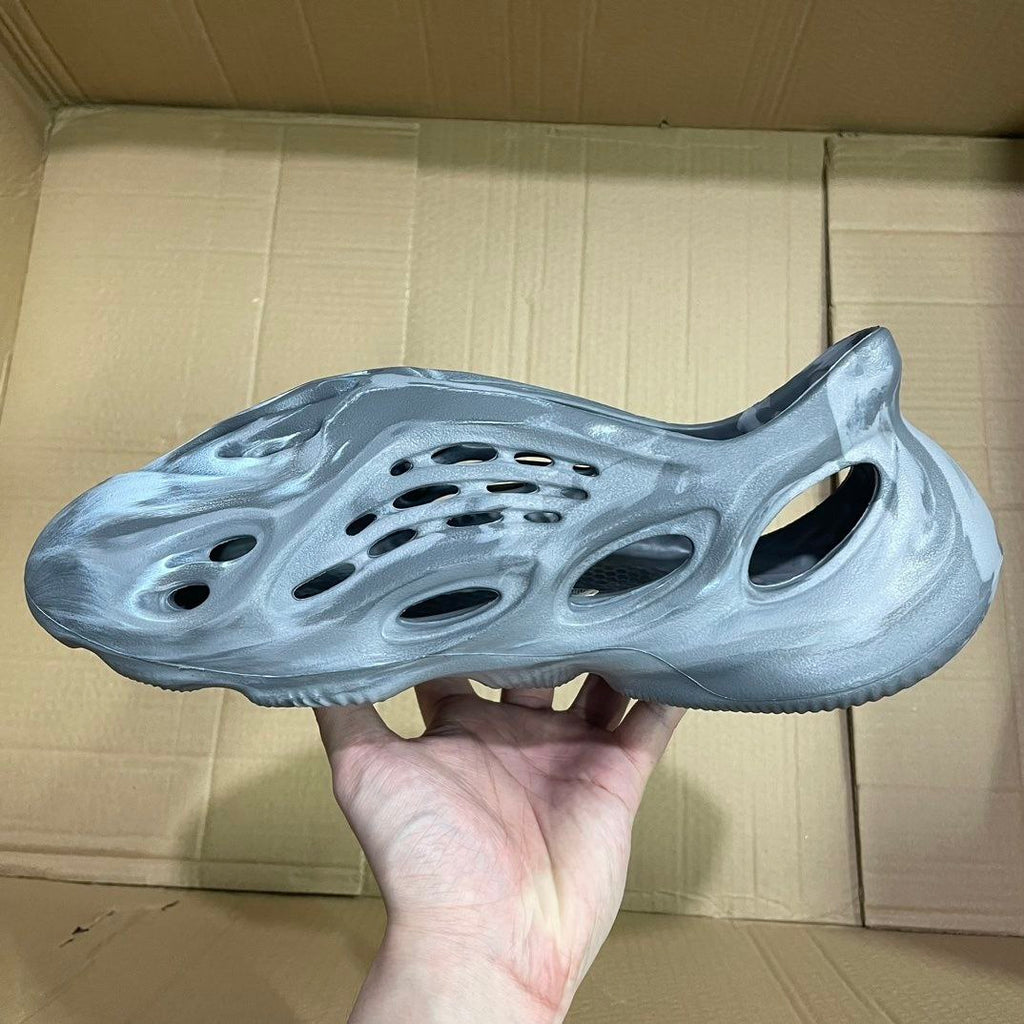 Adidas Yeezy Foam RNR