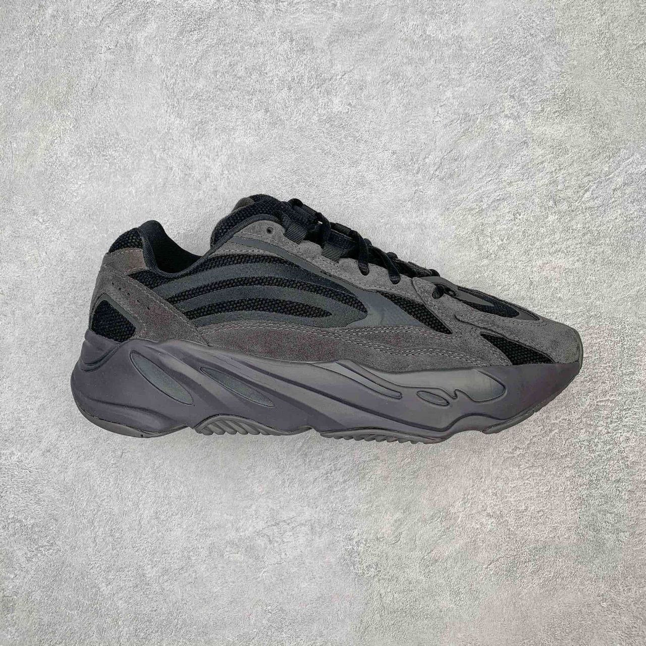 Adidas Yeezy 700 V1 / V2 / V3 / Boost