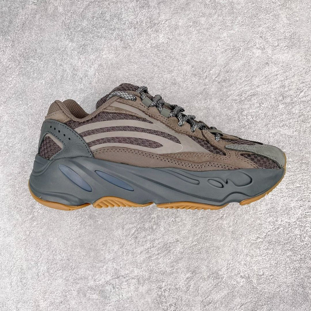 Adidas Yeezy 700 Boost