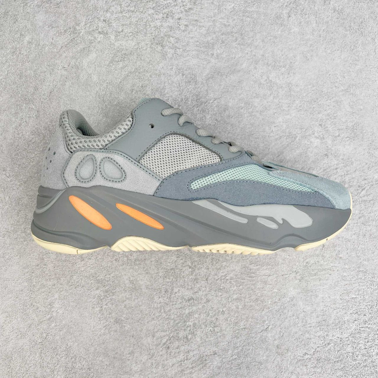 Adidas Yeezy 700 V1 / V2 / V3 / Boost