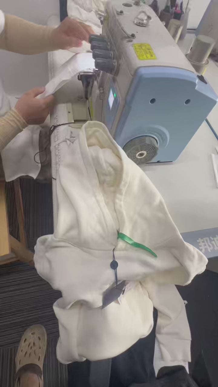 Louis Vuitton Solid Color Long-Sleeved Pullover Hoodie